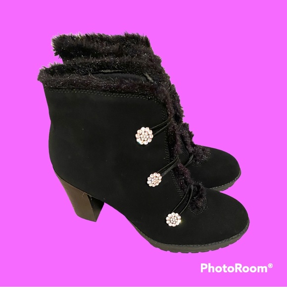 Andiamo Black  booties with rhinestones cluster buttons size 9.5 New without box - Picture 1 of 12